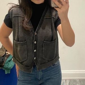 Emma Chamberlain sweater vest